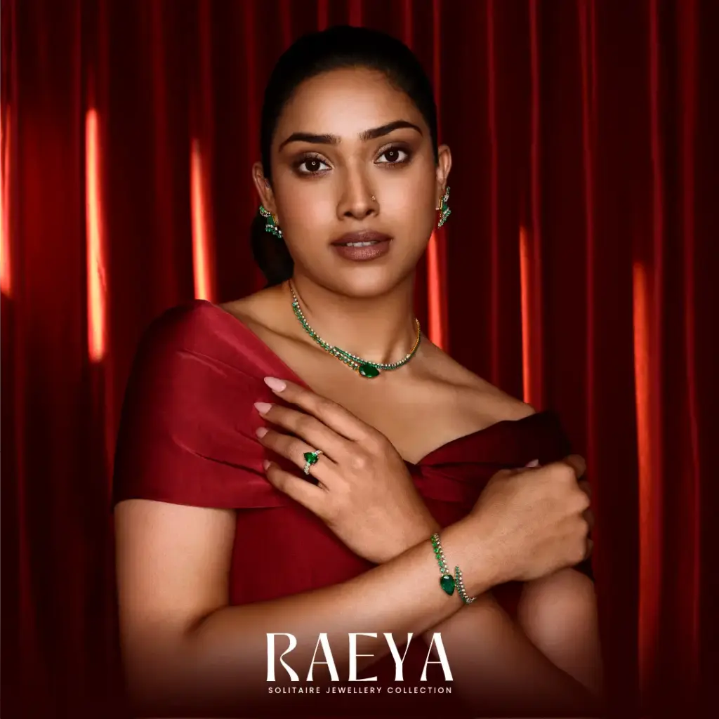 raeya-solitaire-diamond-necklace-earrings-set