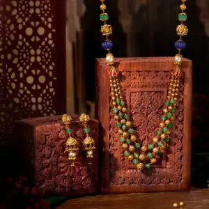 antique-necklace-and-earrings-set