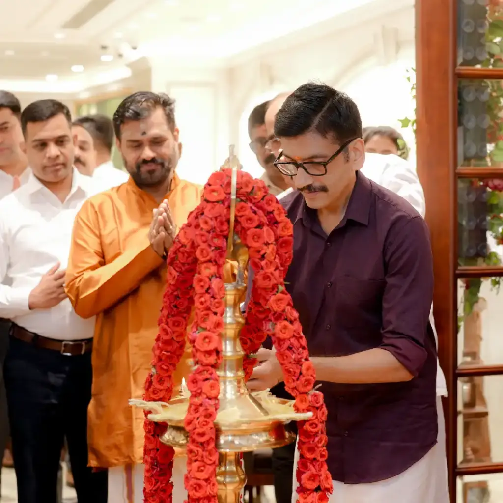 HH Prince Adithya Varma inaugurating Atelier Signature at Regal Jewellers Trivandrum
