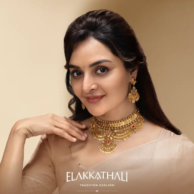 manju-warrier-elakkathali-gold-necklace